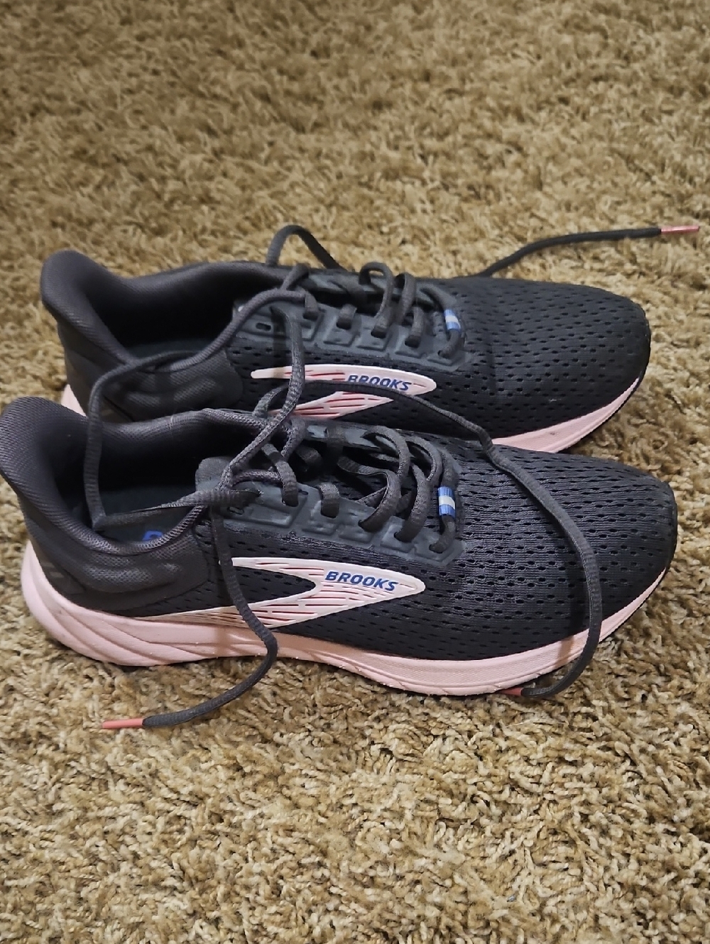 Brooks Women's Black and Light Pink Athletic Running Shoes